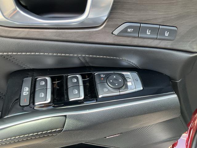 used 2024 Kia Sorento car, priced at $38,978
