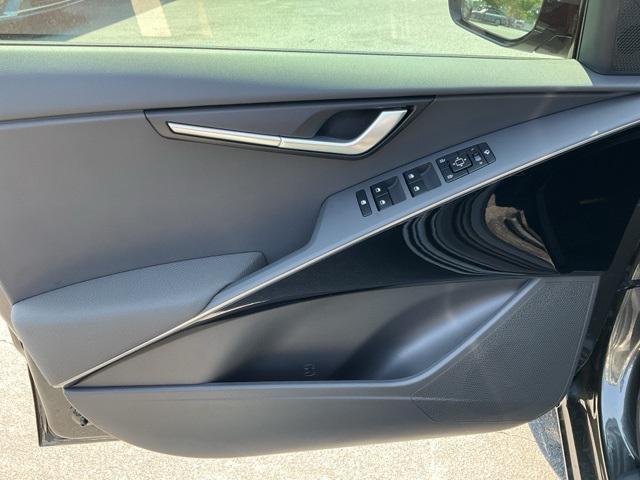 new 2025 Kia Niro car, priced at $30,470