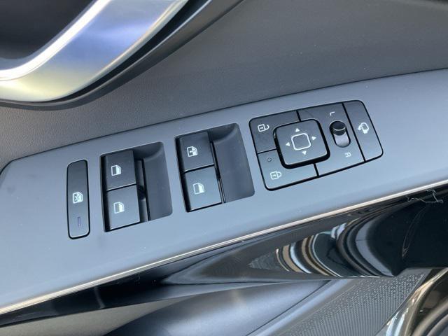 new 2025 Kia Niro car, priced at $30,470