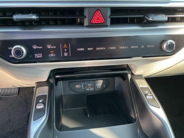new 2025 Kia Sorento Hybrid car, priced at $40,061