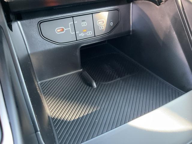 new 2025 Kia Sorento Hybrid car, priced at $40,061