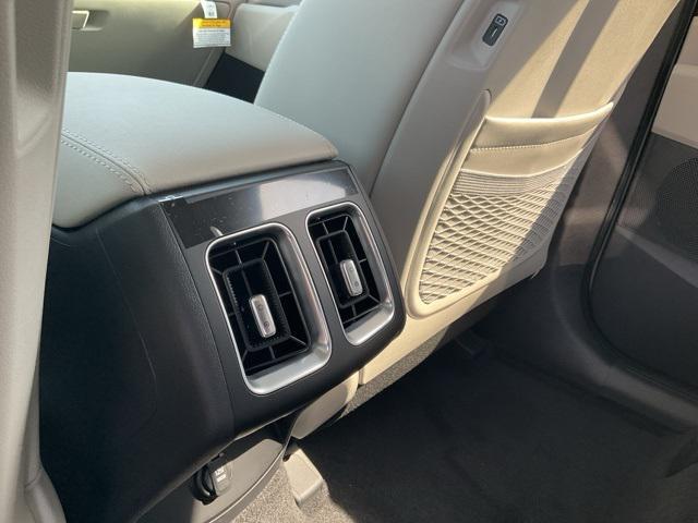 new 2025 Kia Sorento car, priced at $35,549