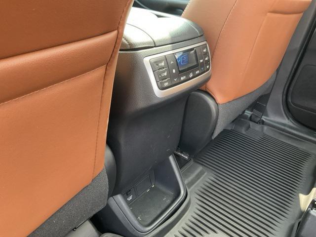 used 2019 Toyota Highlander car, priced at $31,404