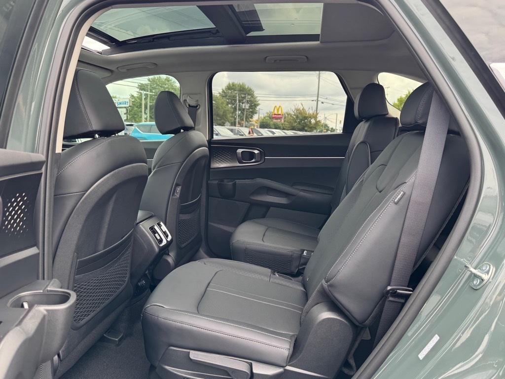new 2025 Kia Sorento Hybrid car, priced at $41,492