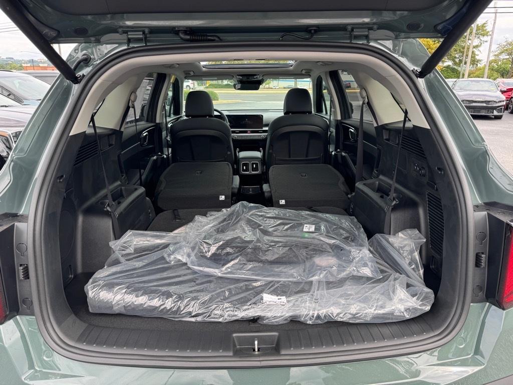 new 2025 Kia Sorento Hybrid car, priced at $41,492