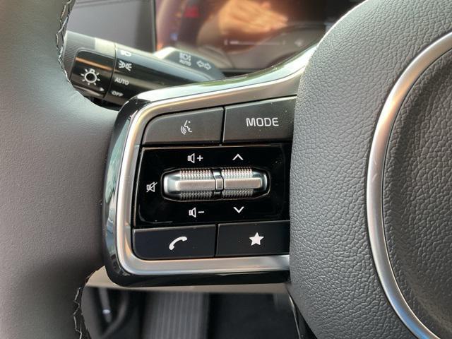 new 2025 Kia Carnival car, priced at $38,622