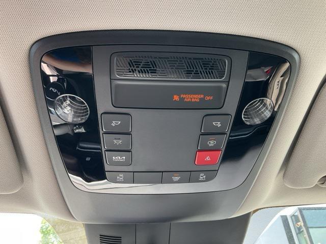 new 2025 Kia Carnival car, priced at $38,622