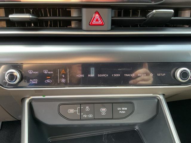 new 2025 Kia Carnival car, priced at $38,622