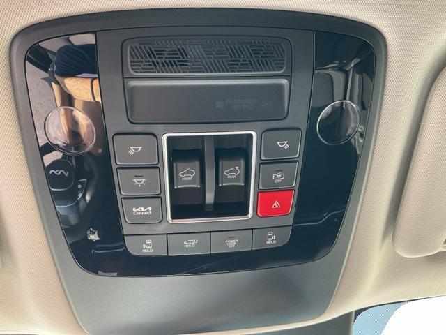 new 2025 Kia Carnival Hybrid car, priced at $54,564