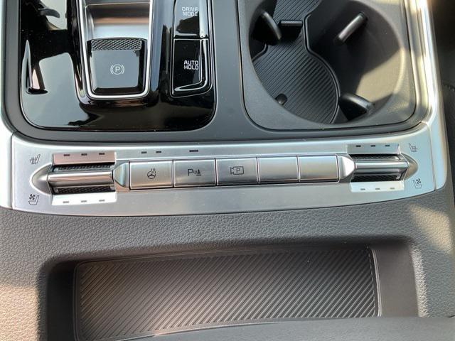 new 2025 Kia Carnival Hybrid car, priced at $54,564