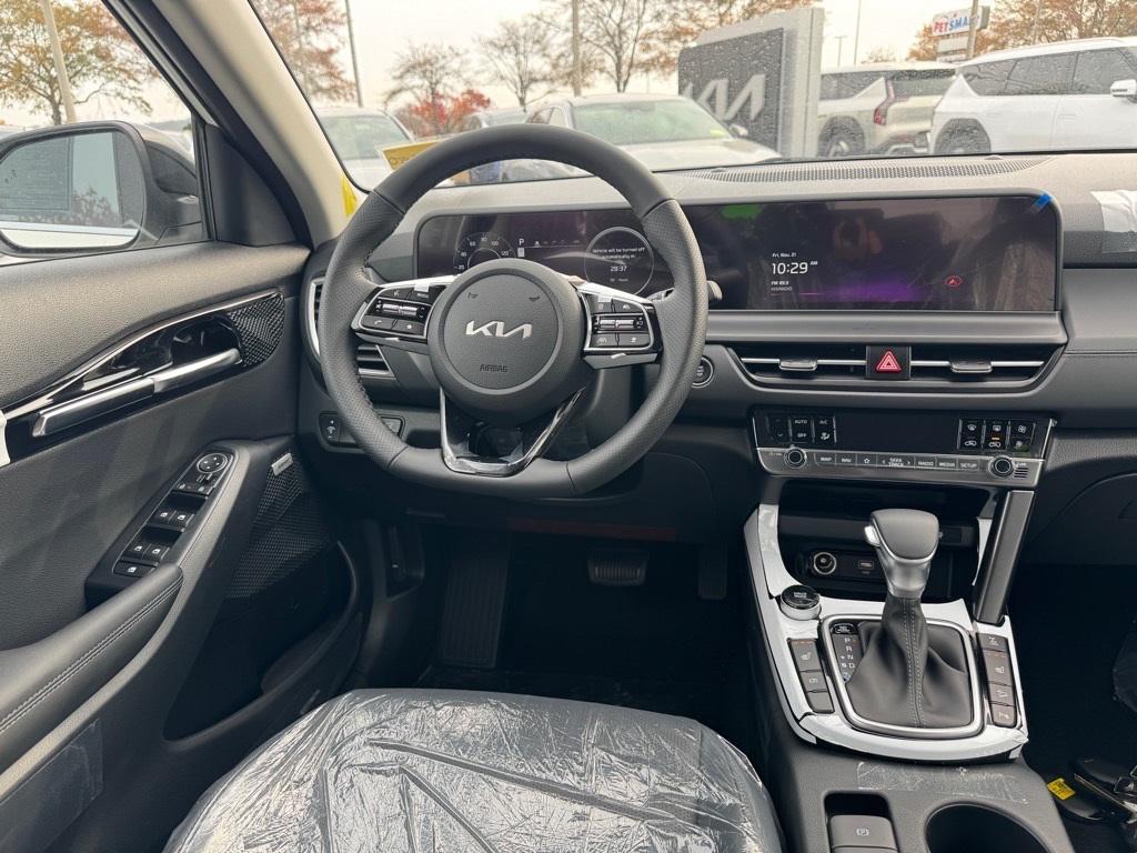new 2026 Kia Seltos car, priced at $33,830