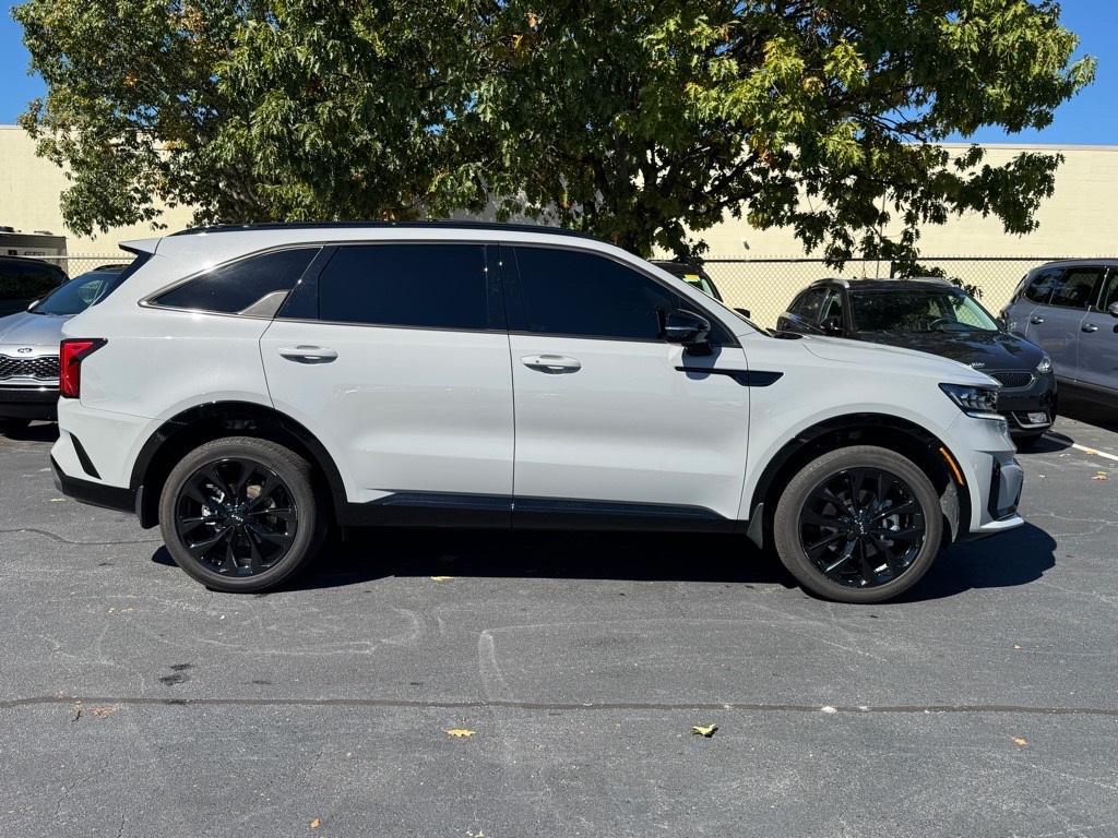 used 2023 Kia Sorento car, priced at $32,822