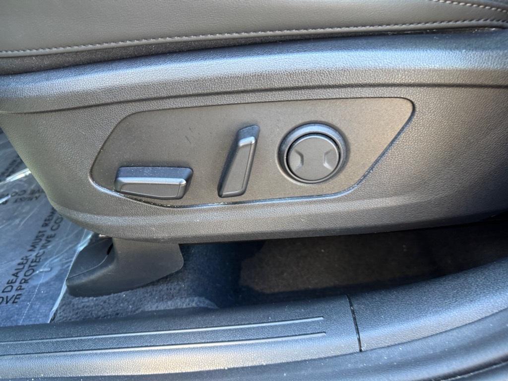 used 2023 Kia Sorento car, priced at $32,822
