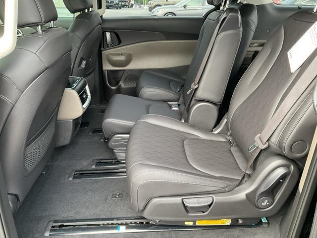 new 2025 Kia Carnival car, priced at $41,212