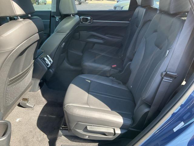 new 2025 Kia Sorento car, priced at $37,729