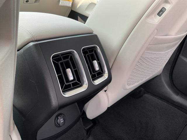 new 2025 Kia Sorento car, priced at $36,996