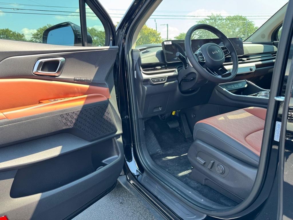 new 2026 Kia Carnival Hybrid car, priced at $43,188