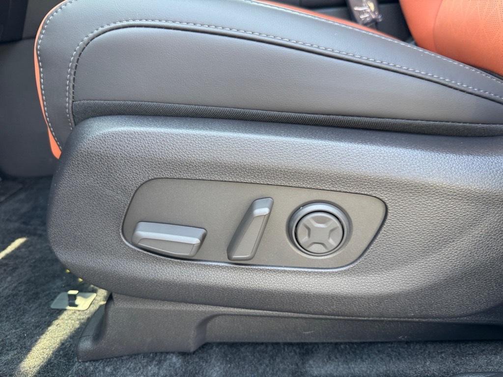 new 2026 Kia Carnival Hybrid car, priced at $43,188