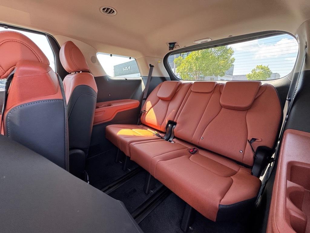 new 2026 Kia Carnival Hybrid car, priced at $43,188