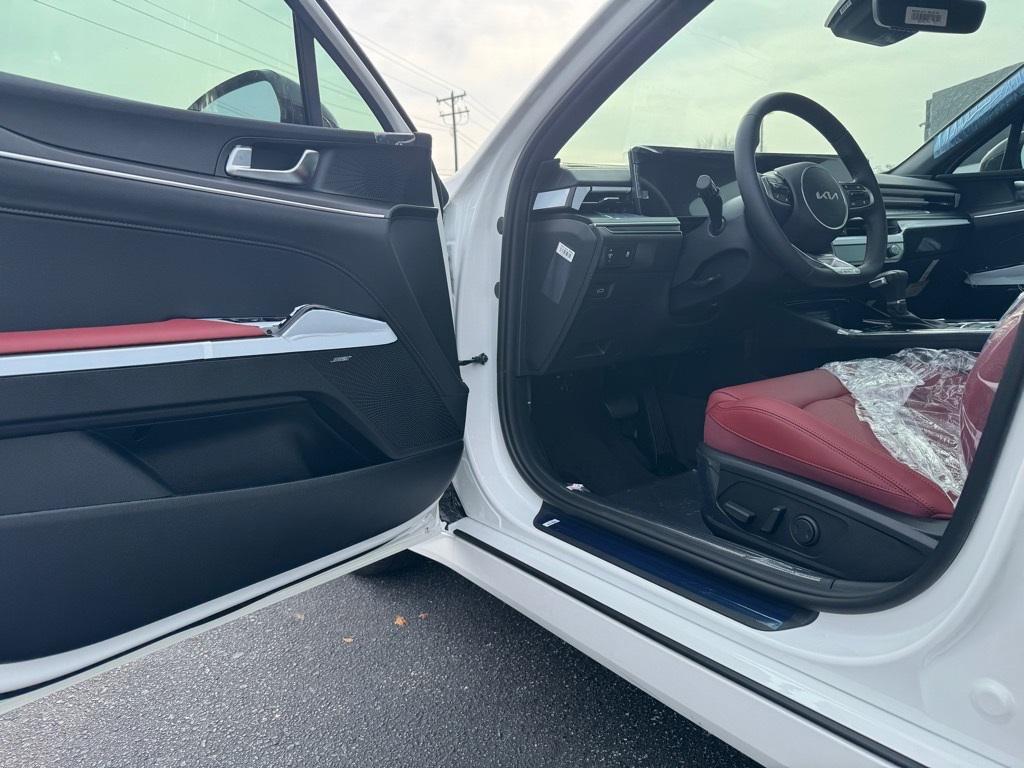 new 2026 Kia K5 car, priced at $33,370