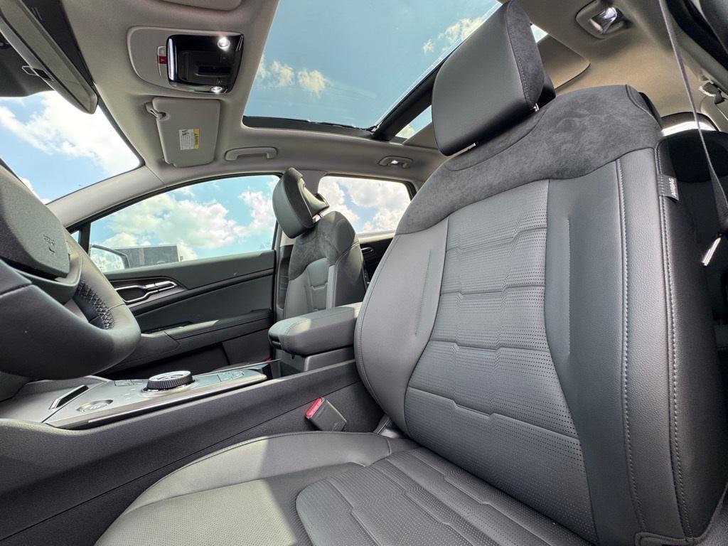 new 2026 Kia Sportage Hybrid car, priced at $40,578