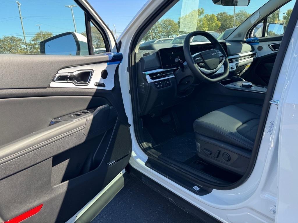 new 2026 Kia Sportage Hybrid car, priced at $40,428