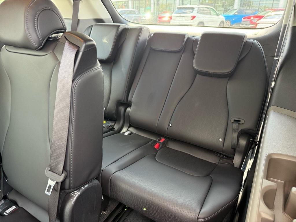 new 2026 Kia Carnival Hybrid car, priced at $43,178