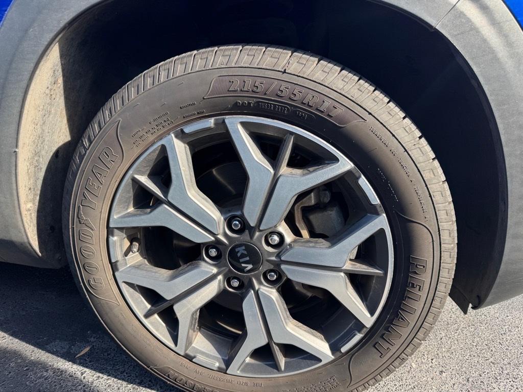 used 2021 Kia Seltos car, priced at $15,376