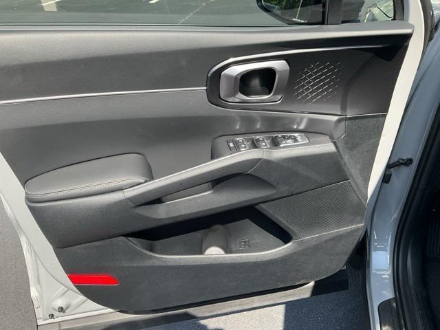 new 2025 Kia Sorento car, priced at $38,921
