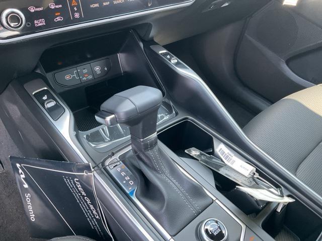 new 2025 Kia Sorento car, priced at $38,921