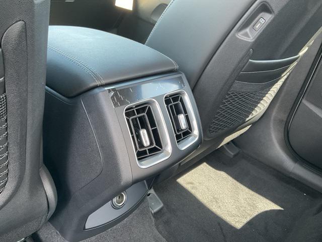 new 2025 Kia Sorento car, priced at $38,921