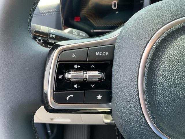 new 2025 Kia Carnival car, priced at $40,726