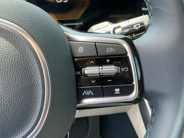 new 2025 Kia Carnival car, priced at $40,726
