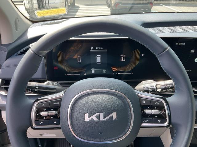 new 2025 Kia Carnival car, priced at $40,726