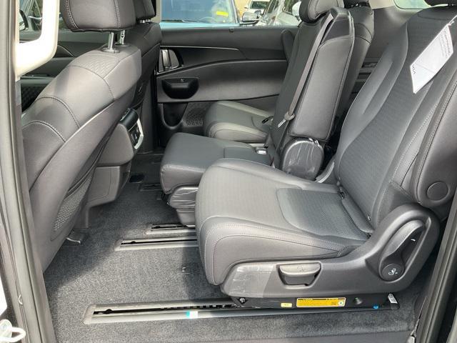 new 2026 Kia Carnival Hybrid car, priced at $52,122