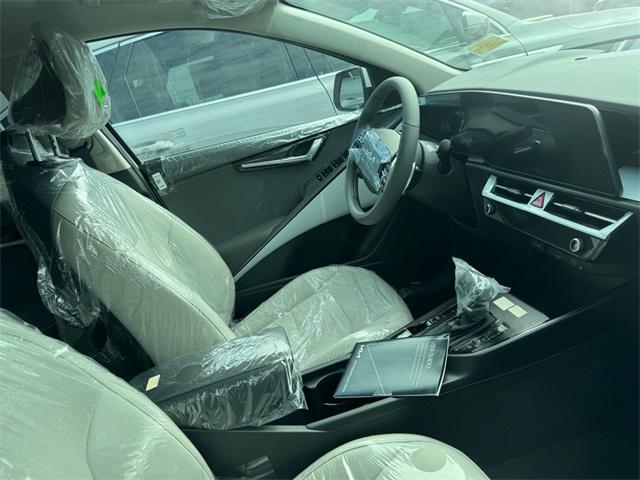 new 2025 Kia Niro car, priced at $32,200