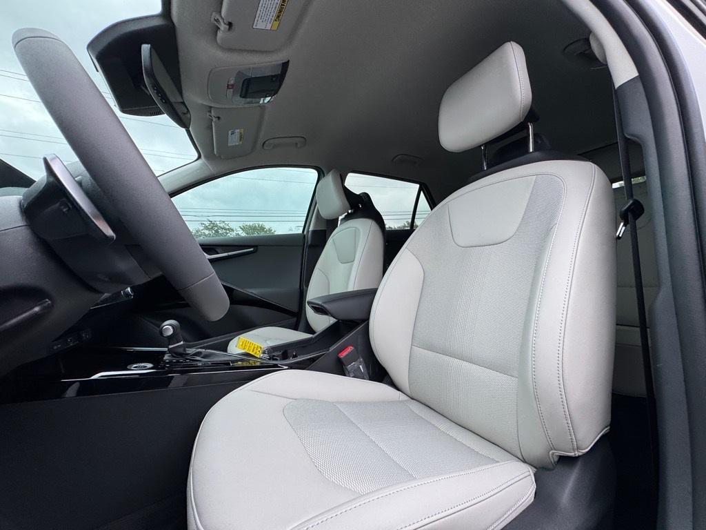 new 2025 Kia Niro car, priced at $30,660