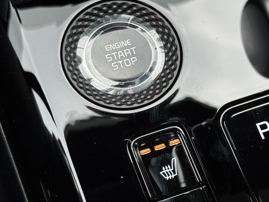 new 2025 Kia Niro car, priced at $30,660