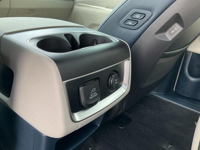new 2025 Kia Carnival car, priced at $49,995
