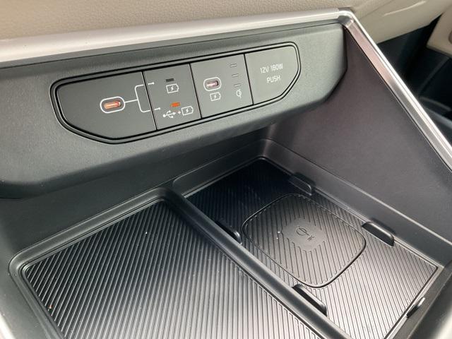 new 2025 Kia Carnival car, priced at $49,995