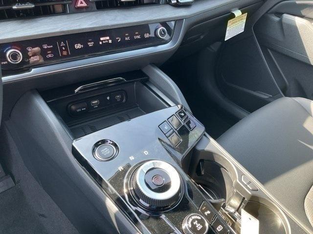 new 2025 Kia Sportage car, priced at $40,073