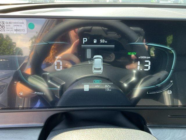 new 2025 Kia Sportage car, priced at $39,323