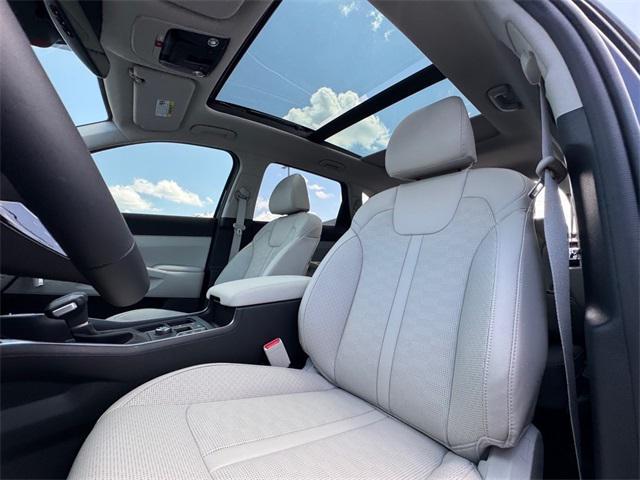 new 2025 Kia Sorento car, priced at $38,735