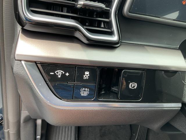 new 2025 Kia Sportage Hybrid car, priced at $33,291