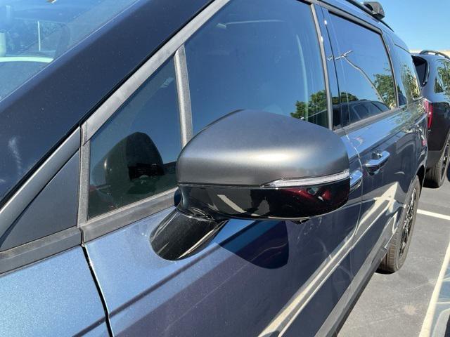 new 2025 Kia Carnival car, priced at $50,662