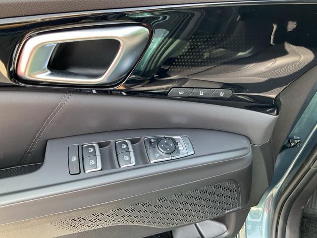new 2025 Kia Carnival car, priced at $50,662