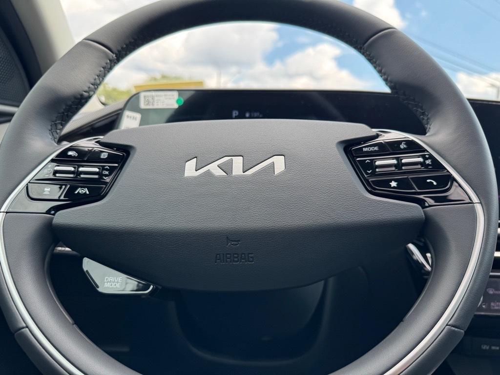 new 2025 Kia Niro car, priced at $32,845