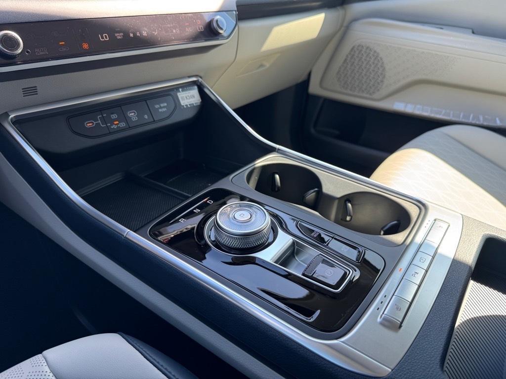 new 2026 Kia Carnival Hybrid car, priced at $43,800