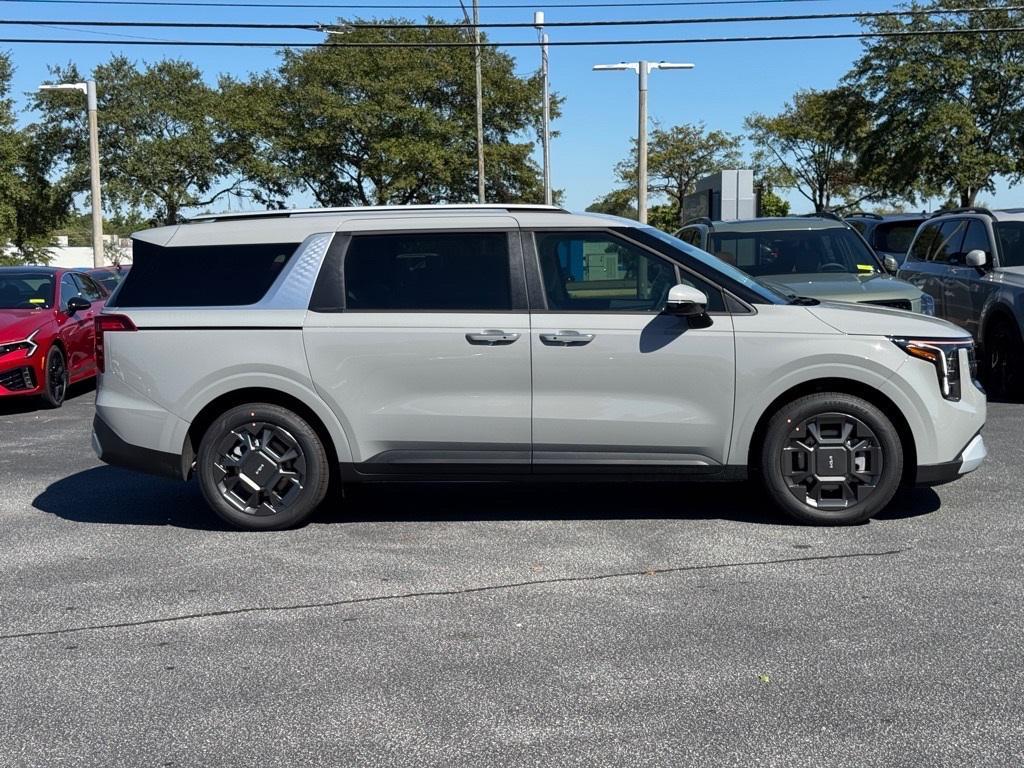 new 2026 Kia Carnival Hybrid car, priced at $43,800