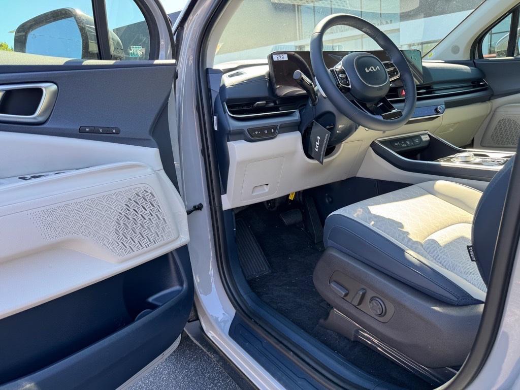 new 2026 Kia Carnival Hybrid car, priced at $43,800